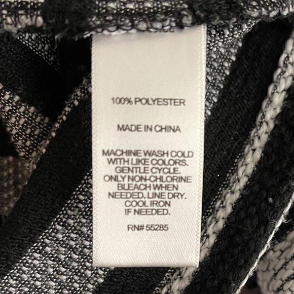 Express Crop Stripped Top - Picture 6 of 6